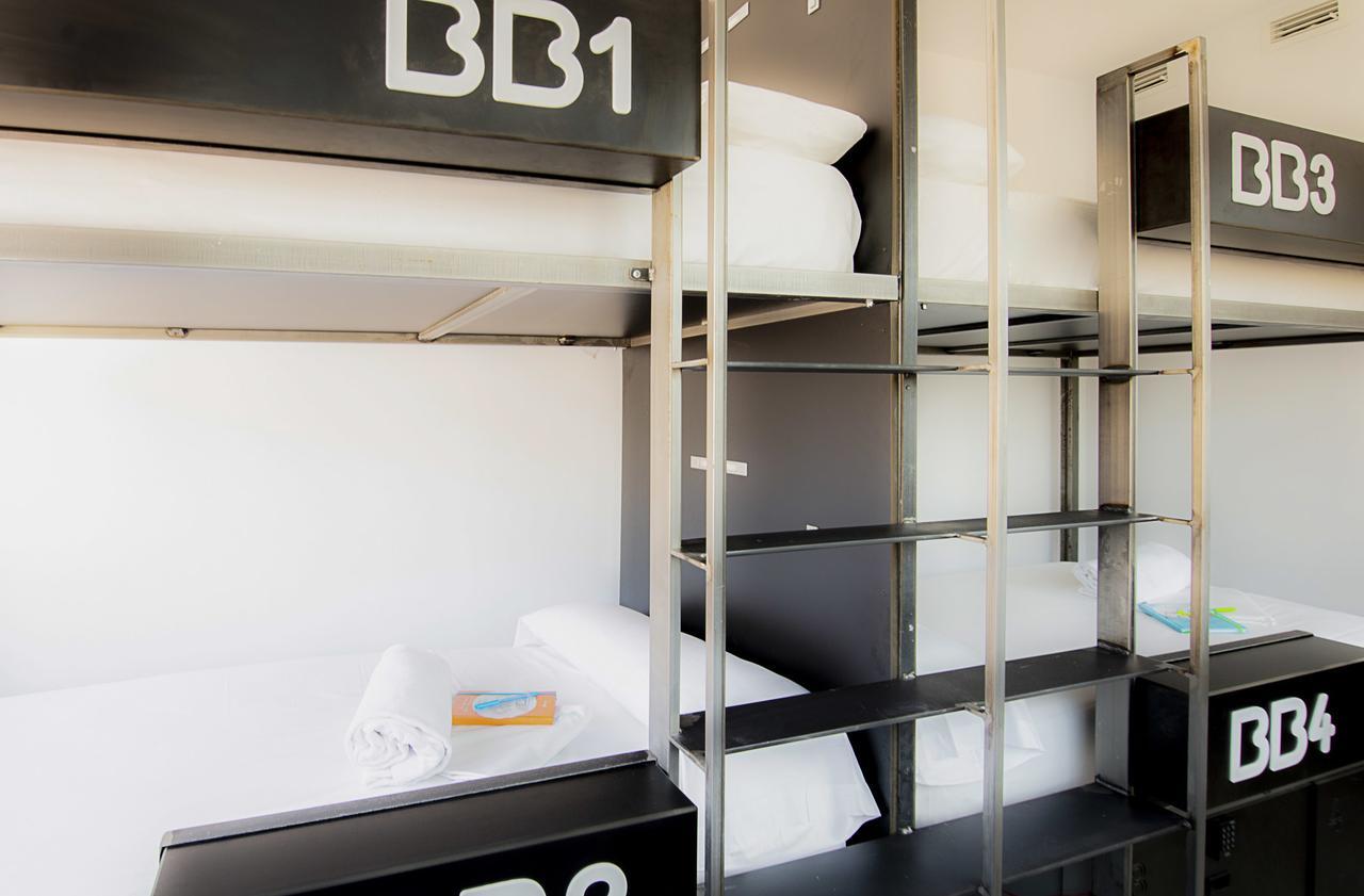 Sexuple Room with Private Bathroom
